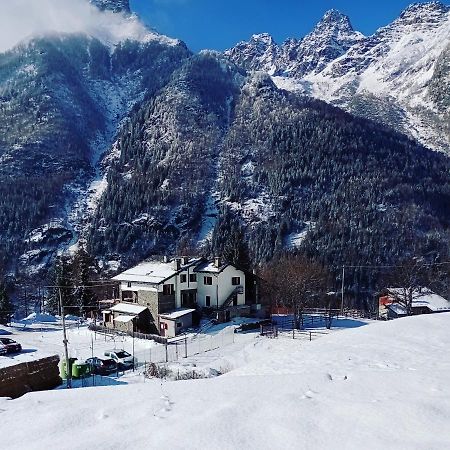 Sasso Nero Hotel คีเอซา อิน วัลมาเลนโก ภายนอก รูปภาพ